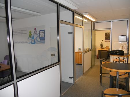 Les Locaux ID Agir cafétéria